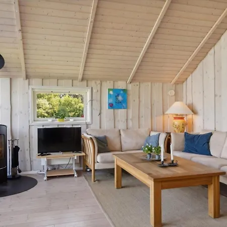 Sukie - 100m From The Sea By Interhome Prázdninový dům