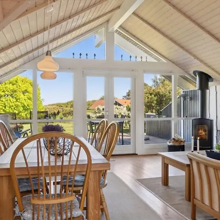 Prázdninový dům Sukie - 100m From The Sea By Interhome