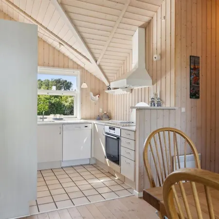 Sukie - 100m From The Sea By Interhome * Klint