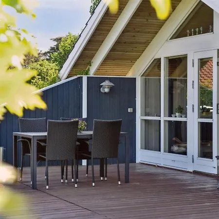 Sukie - 100m From The Sea By Interhome