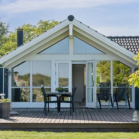 Sukie - 100m From The Sea By Interhome 펜션 Klint
